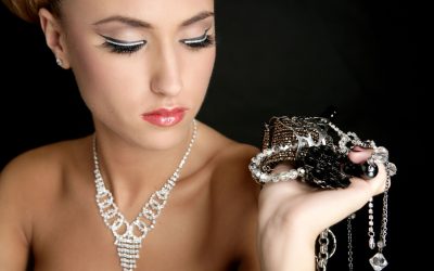 A Local Jewelry Store Offers Customized Jewelry Design in Murfreesboro